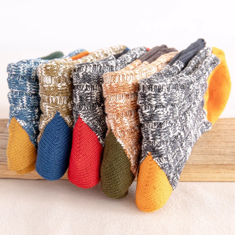 Autumn and winter men's color matching tube socks - Image 4