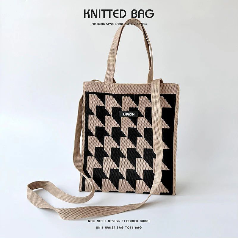 Black and white houndstooth knit tote - Image 8