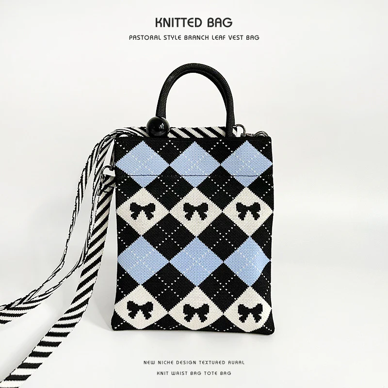 Luxurious patterned shoulder and crossbody knitted bag - Image 11