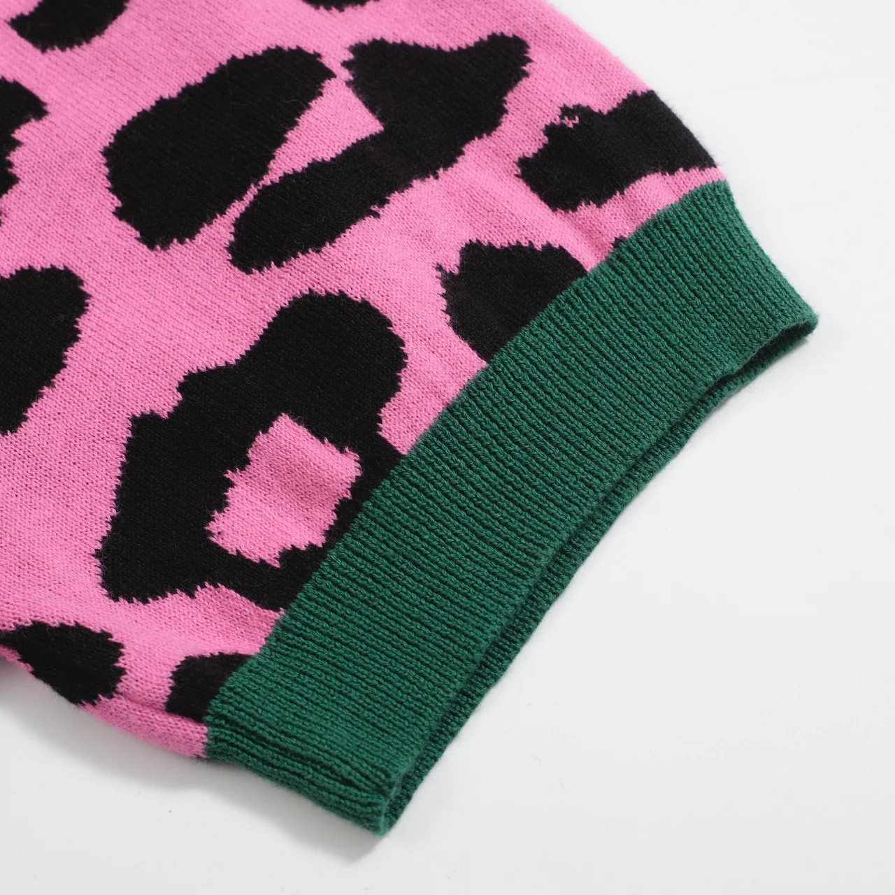 Men's Retro Knit Polo – Vintage Pink Leopard Print with Cheetah Graphic - Image 5