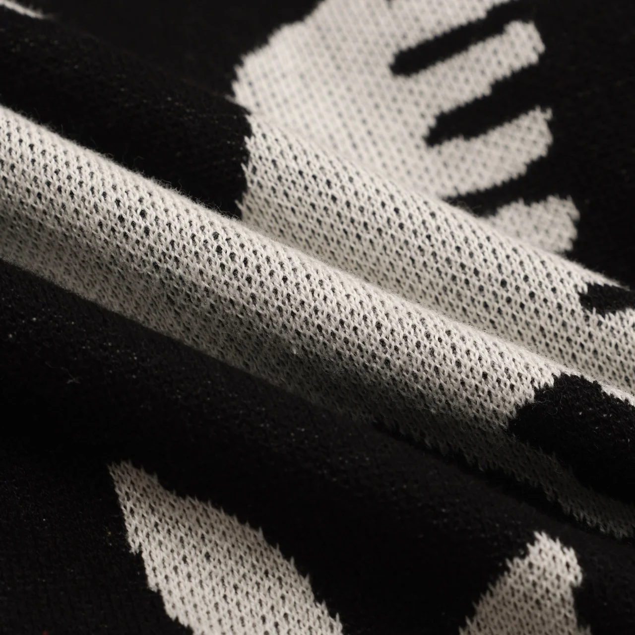Men's black animal and plant jacquard knitwear - Image 8