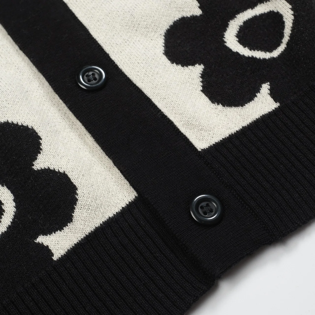 Men's black floral jacquard vintage knitted cardigan - Image 7