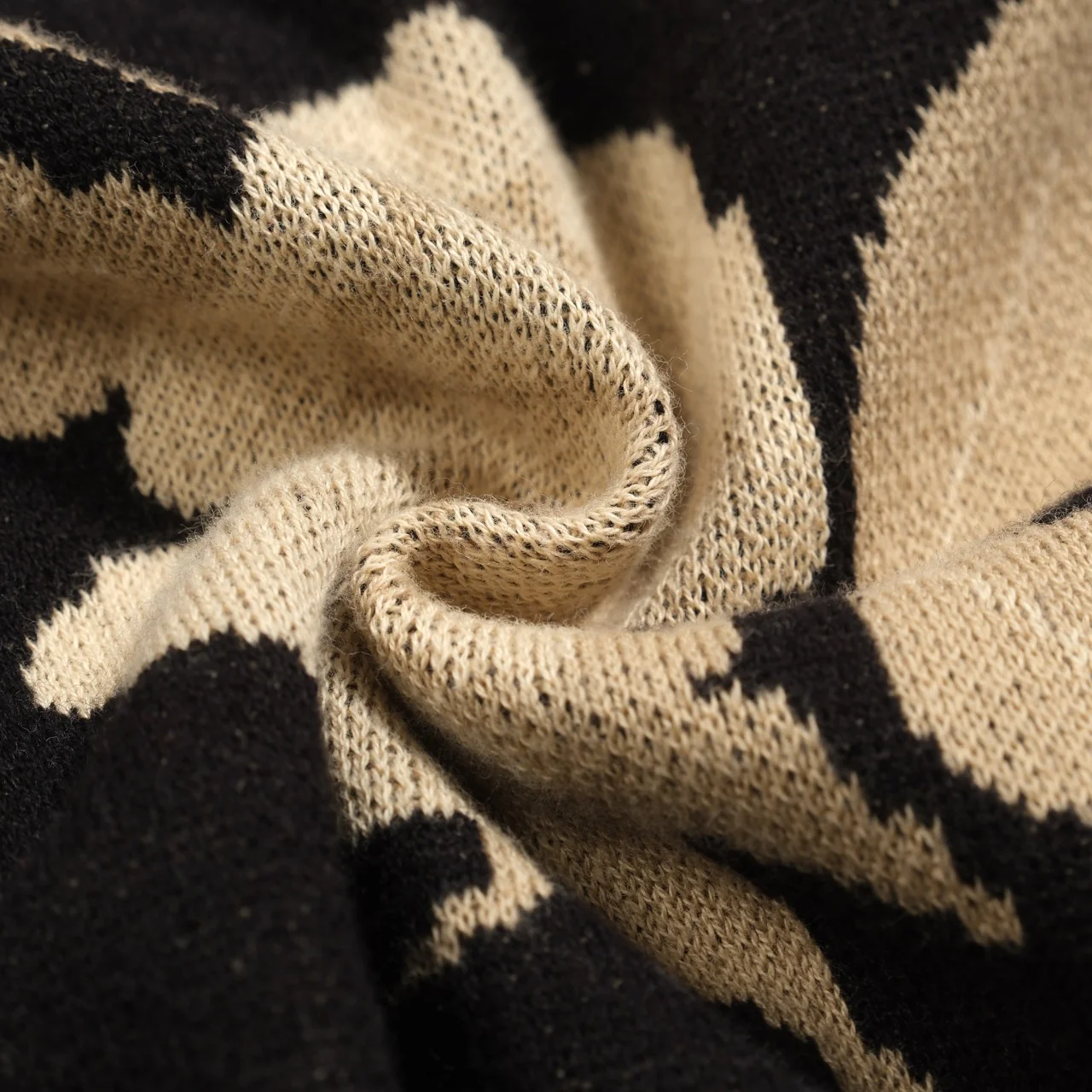 Men's black vintage jacquard knit zipper cardigan - Image 10