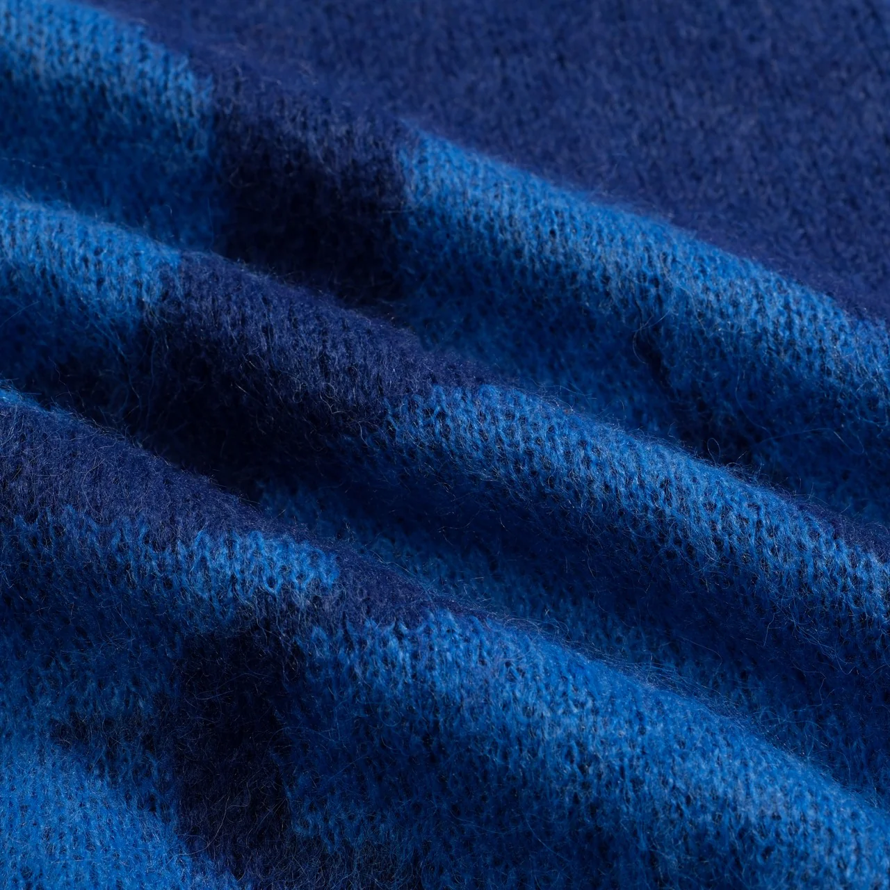 Men's blue floral jacquard plush vintage sweater - Image 9