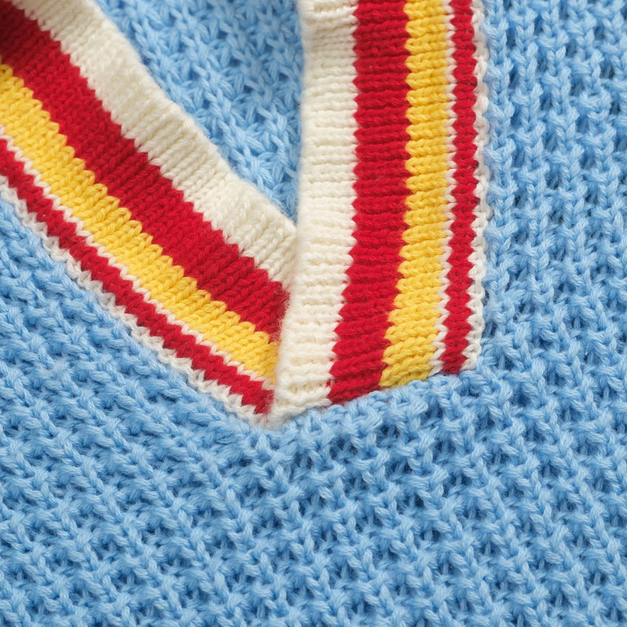 Men's blue preppy V-neck knitted polo shirt - Image 5