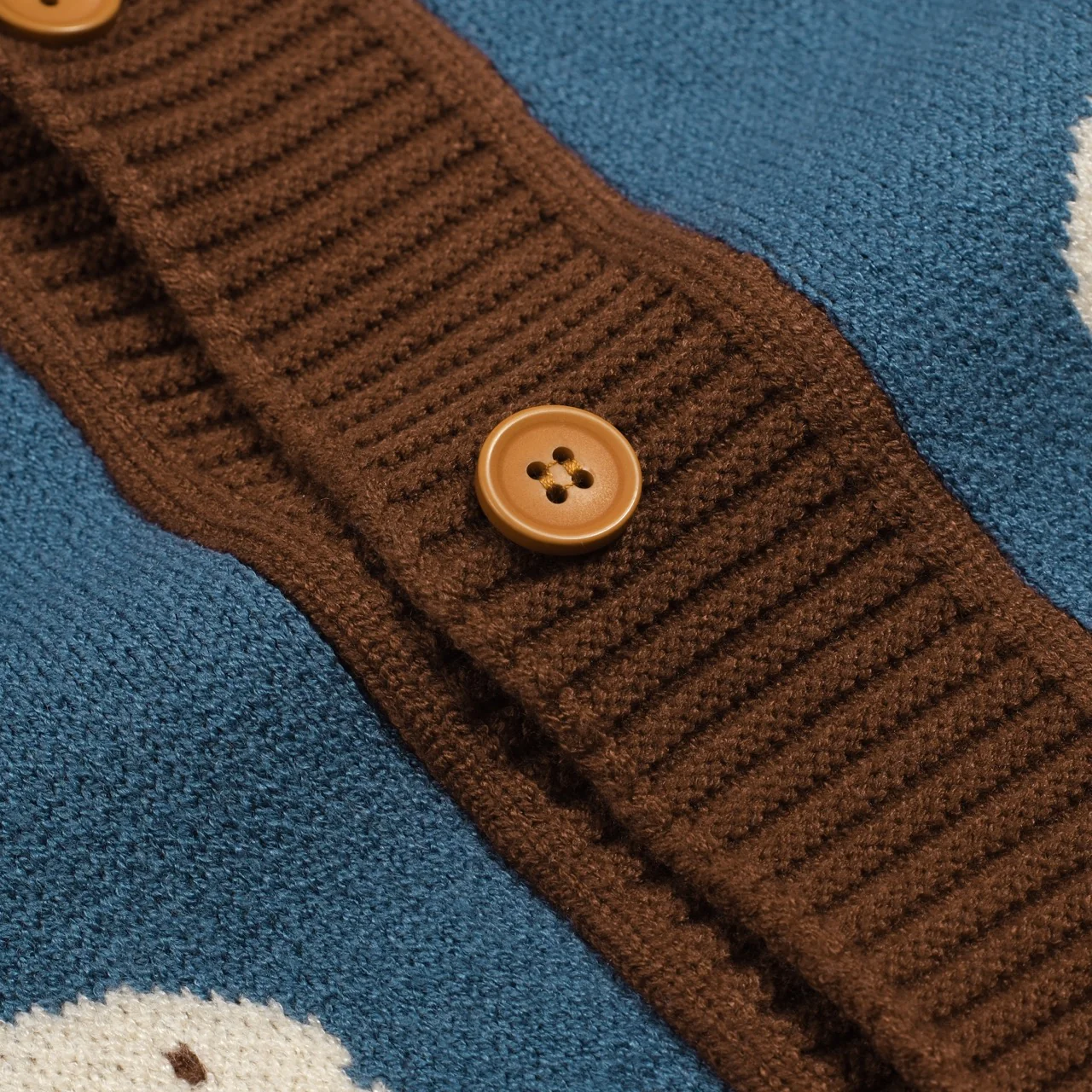 Men's blue vintage animal jacquard sweater cardigan - Image 4
