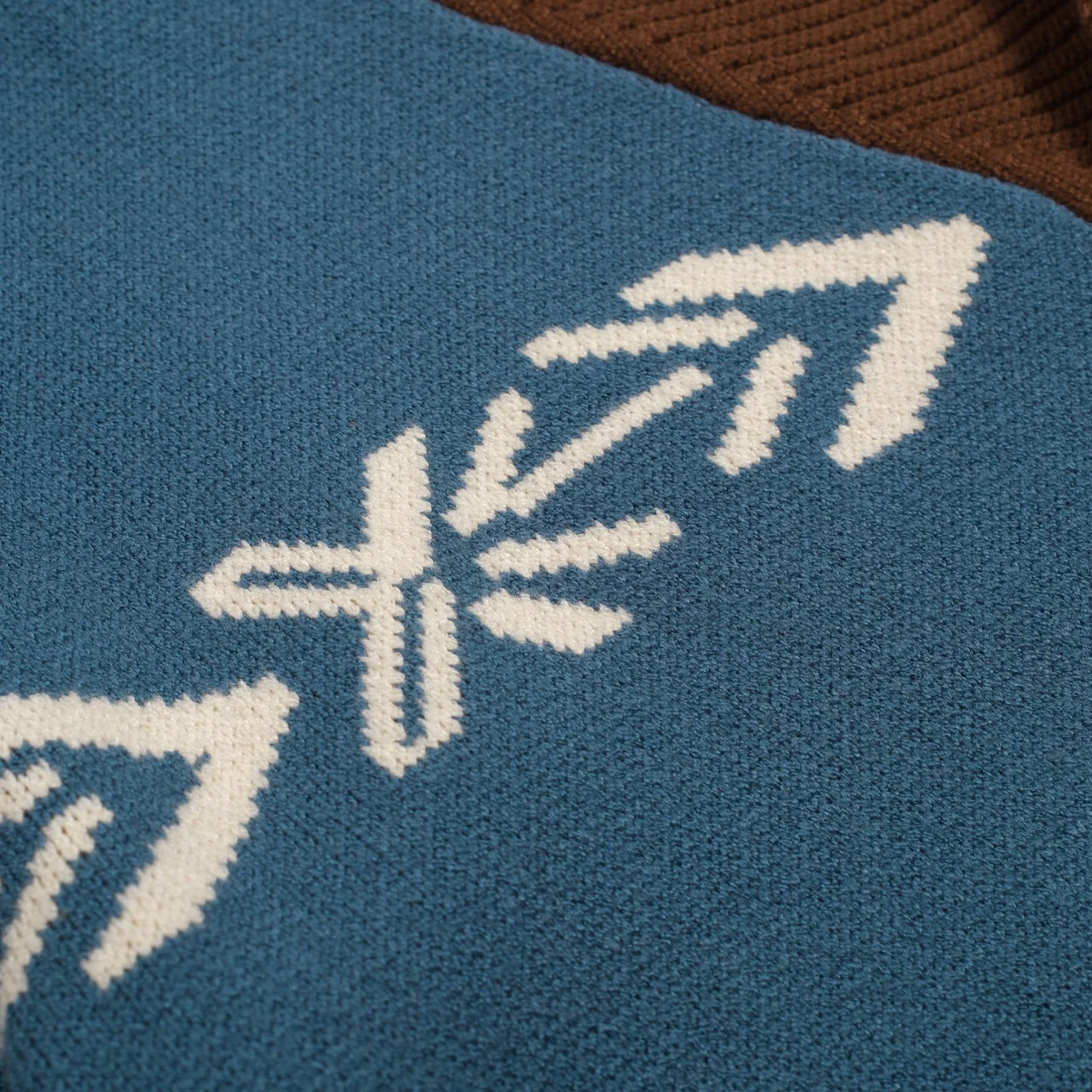 Men's blue vintage animal jacquard sweater cardigan - Image 8