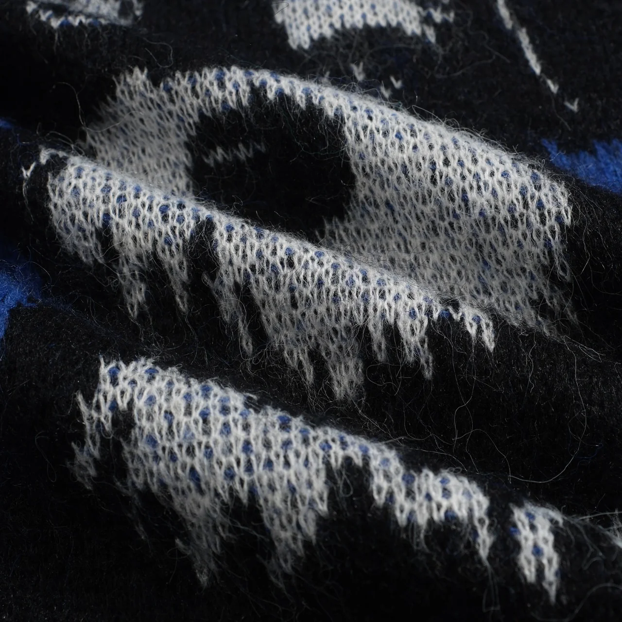 Men's blue vintage dog jacquard plush knitwear - Image 9