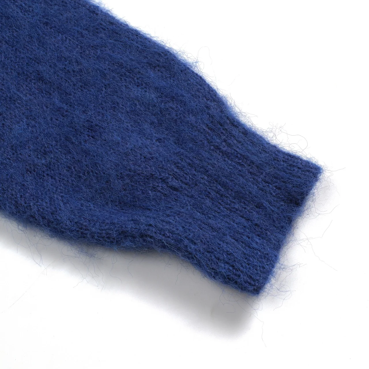 Men's blue vintage plush knit sweater - Image 7