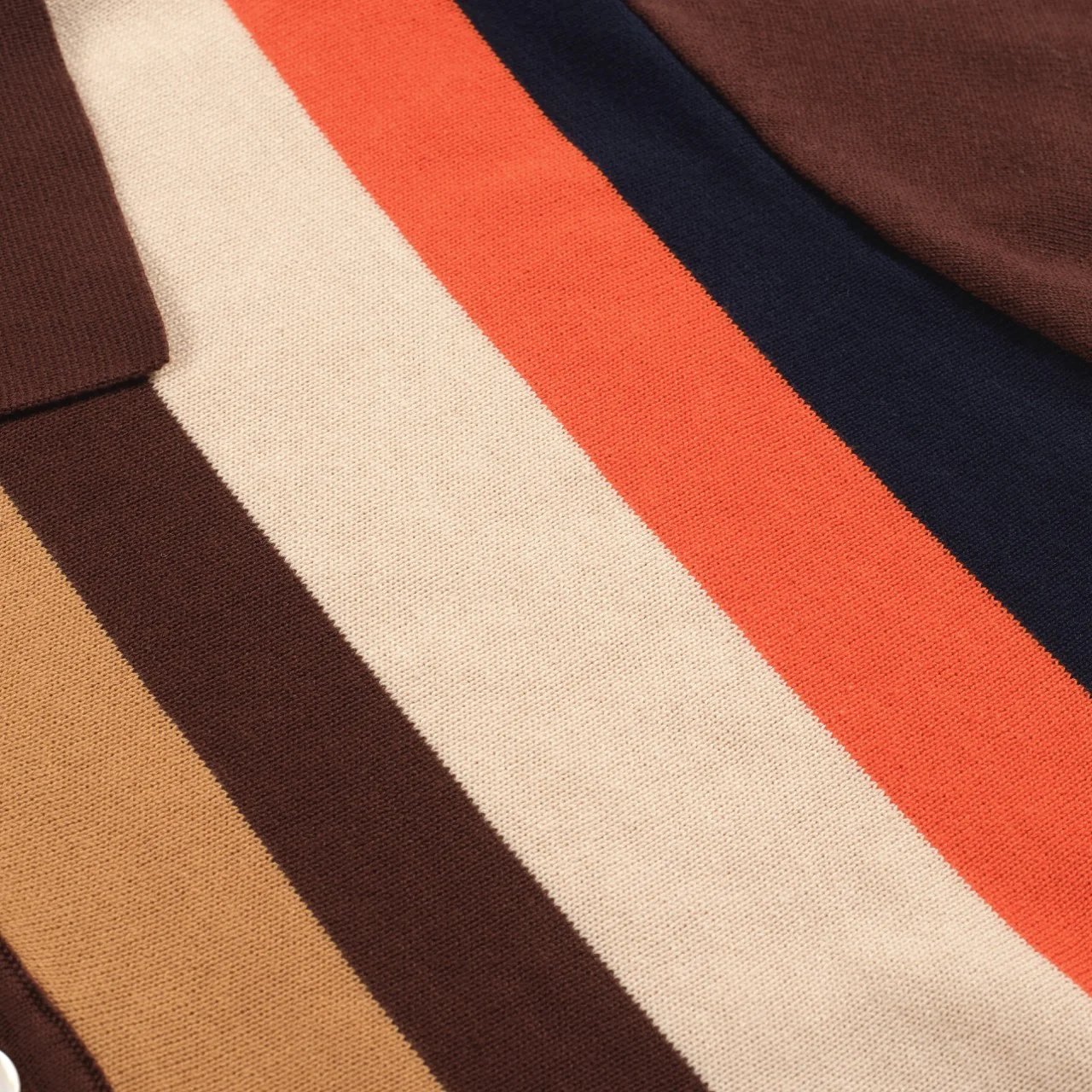 Men's brown vintage 60's knitted polo shirt - Image 6