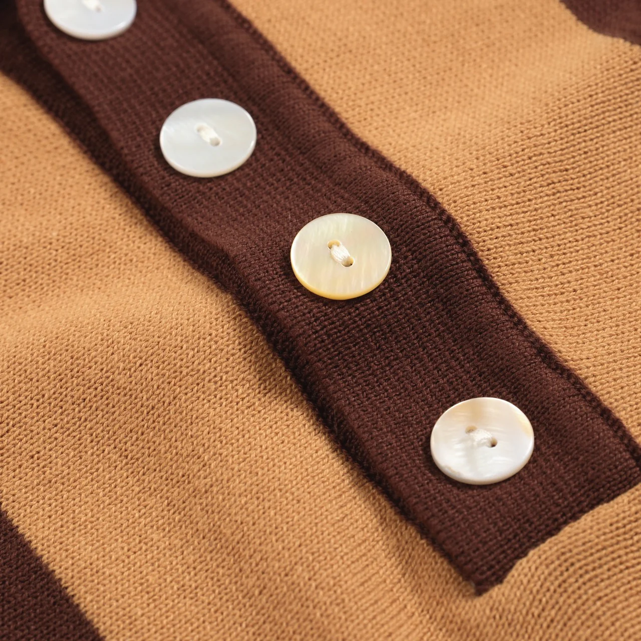 Men's brown vintage 60's knitted polo shirt - Image 7