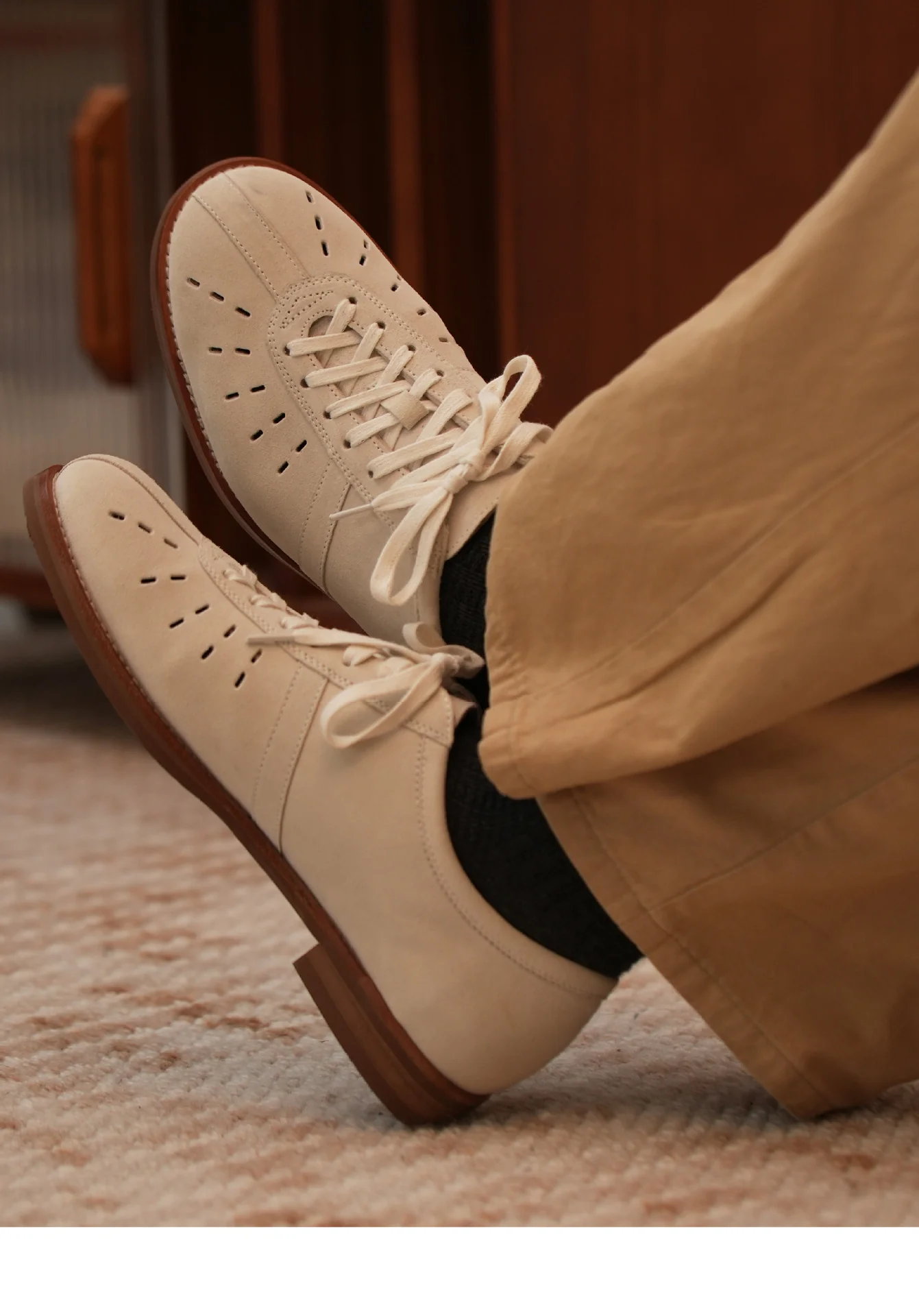 Men's carved casual shoes comfortable suit shoes - Image 3