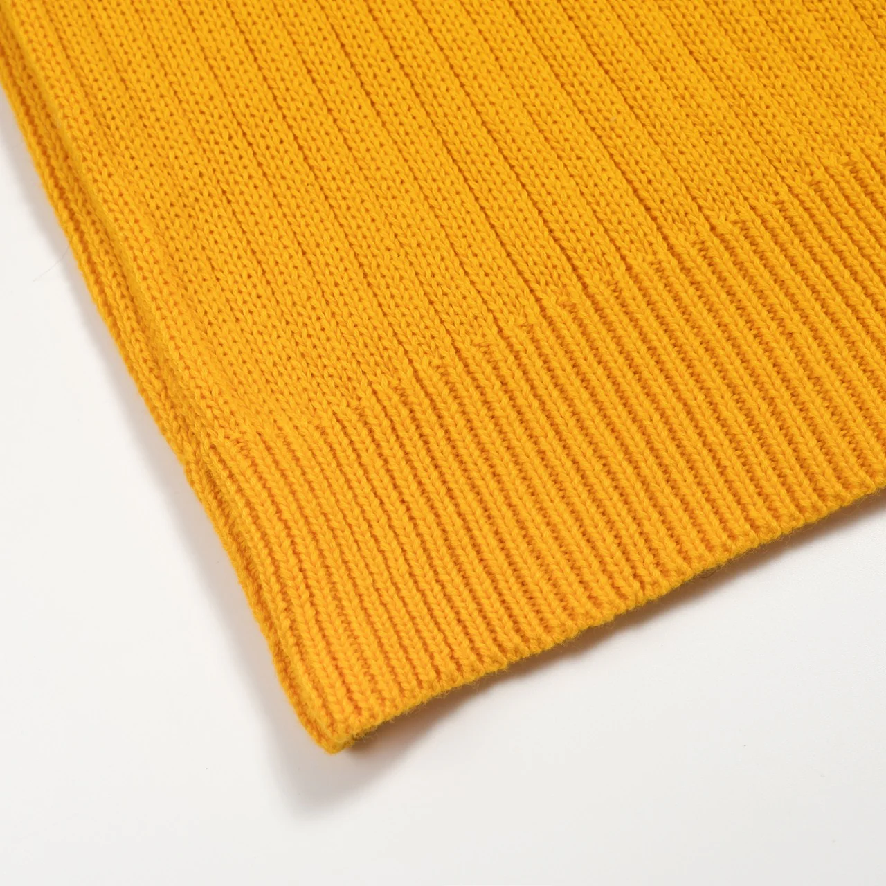 Men's Colour-matched vintage knit pocket V-neck polo - Image 8