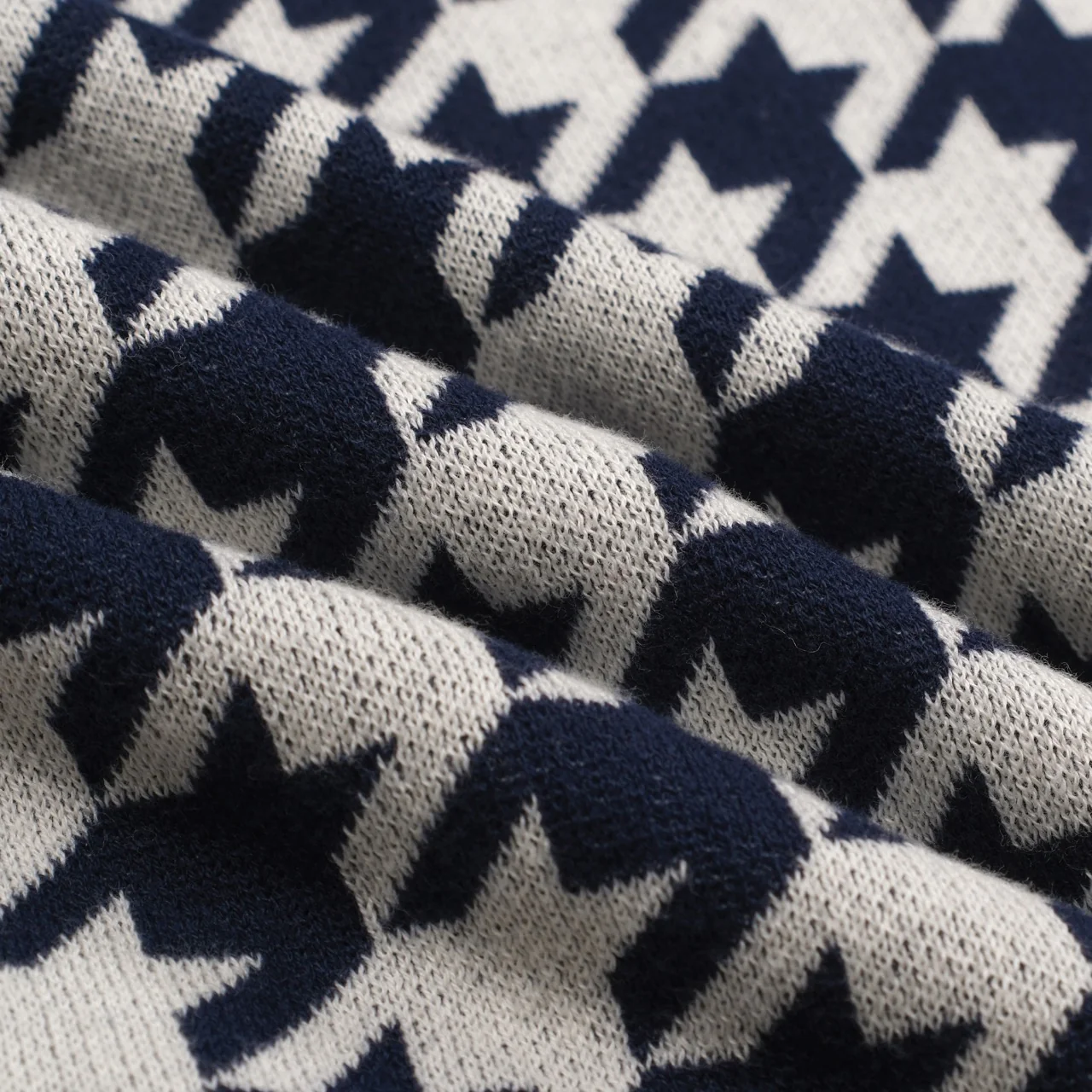 Men's dark blue birdcheck pocket knitted cardigan - Image 9