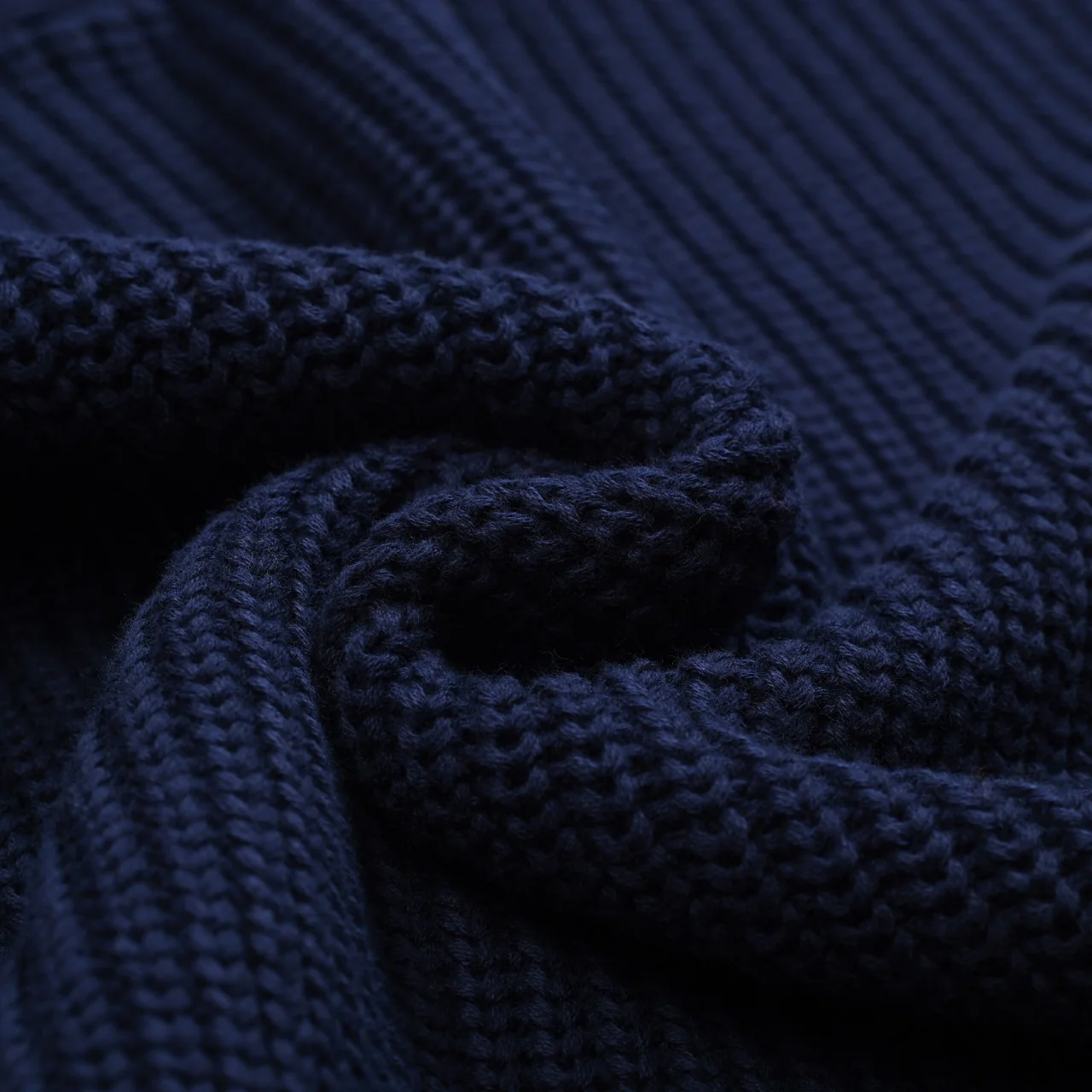 Men's dark blue casual retro V-neck knitwear - Image 8