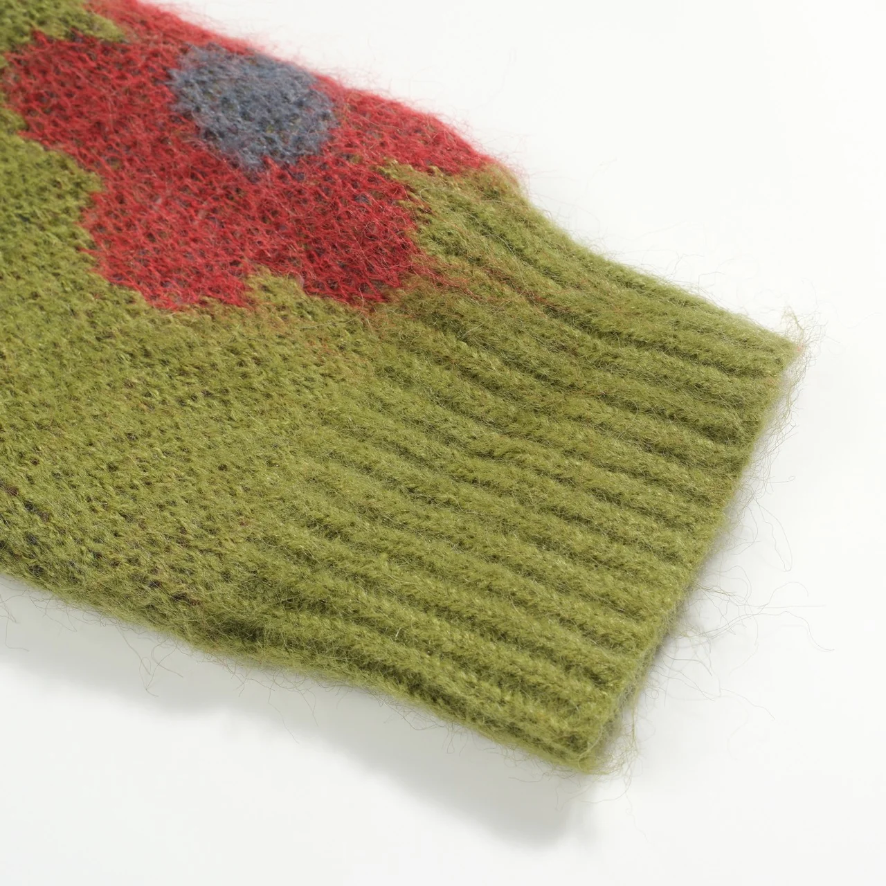 Men's green floral vintage plush knit sweater - Image 5