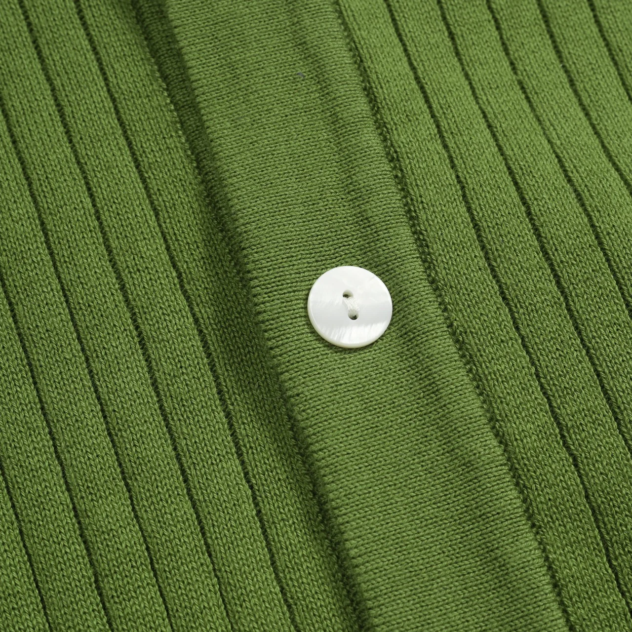 Men's green pit bar vintage knitted cardigan - Image 5