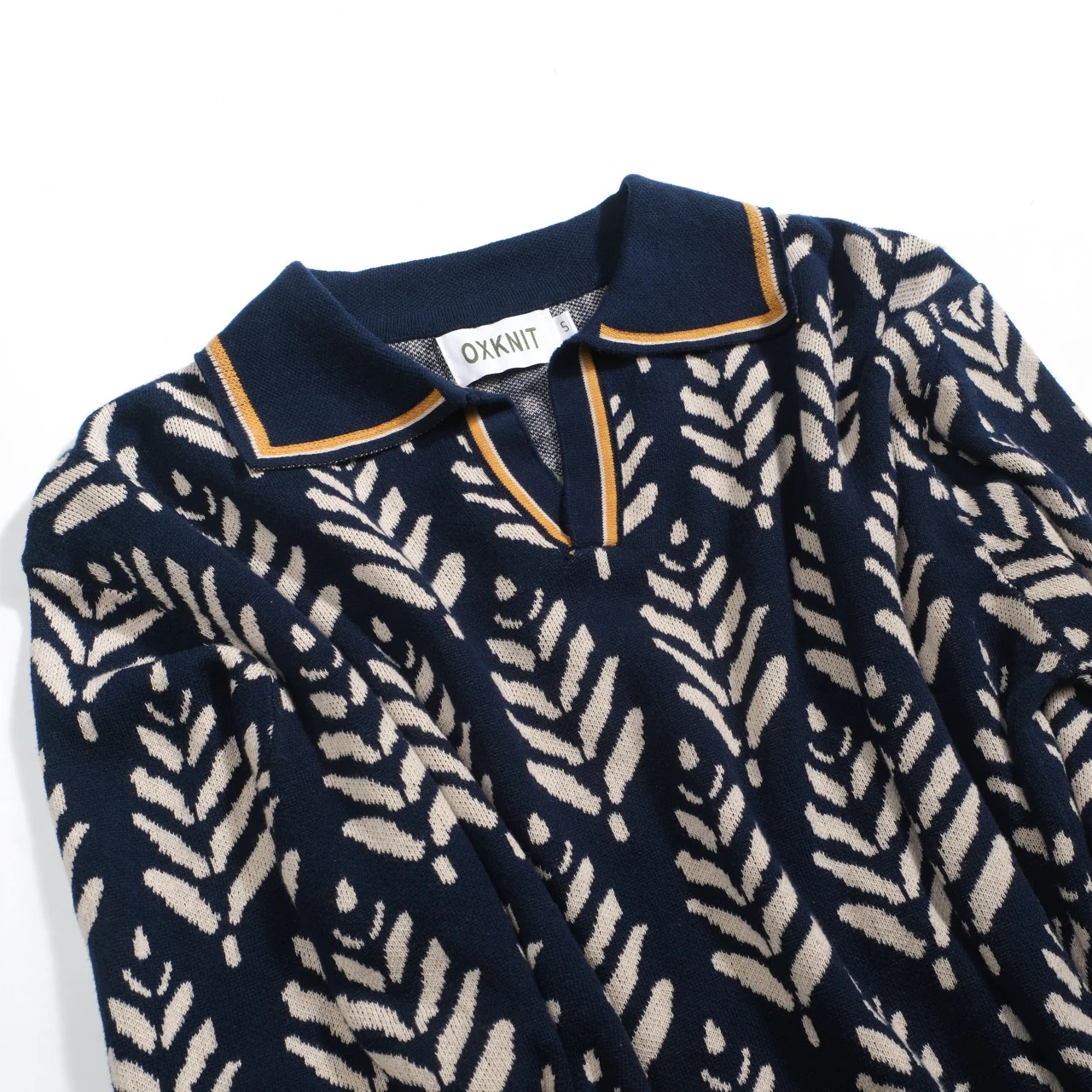 Men's navy 70's jacquard V-neck polo shirt - Image 9