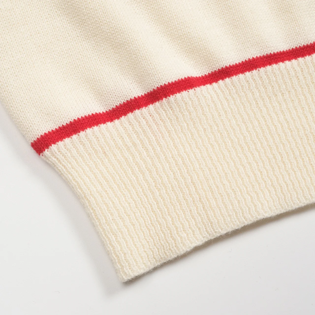 Men's white apricot 1976 V-neck knitted polo shirt - Image 8