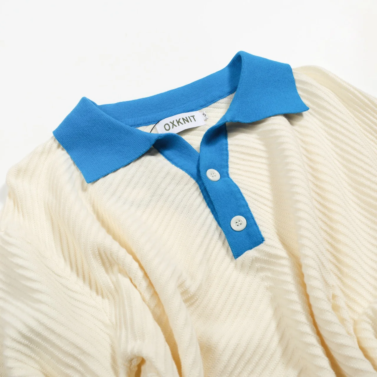 Men's white apricot texture knitted V-neck polo shirt - Image 7