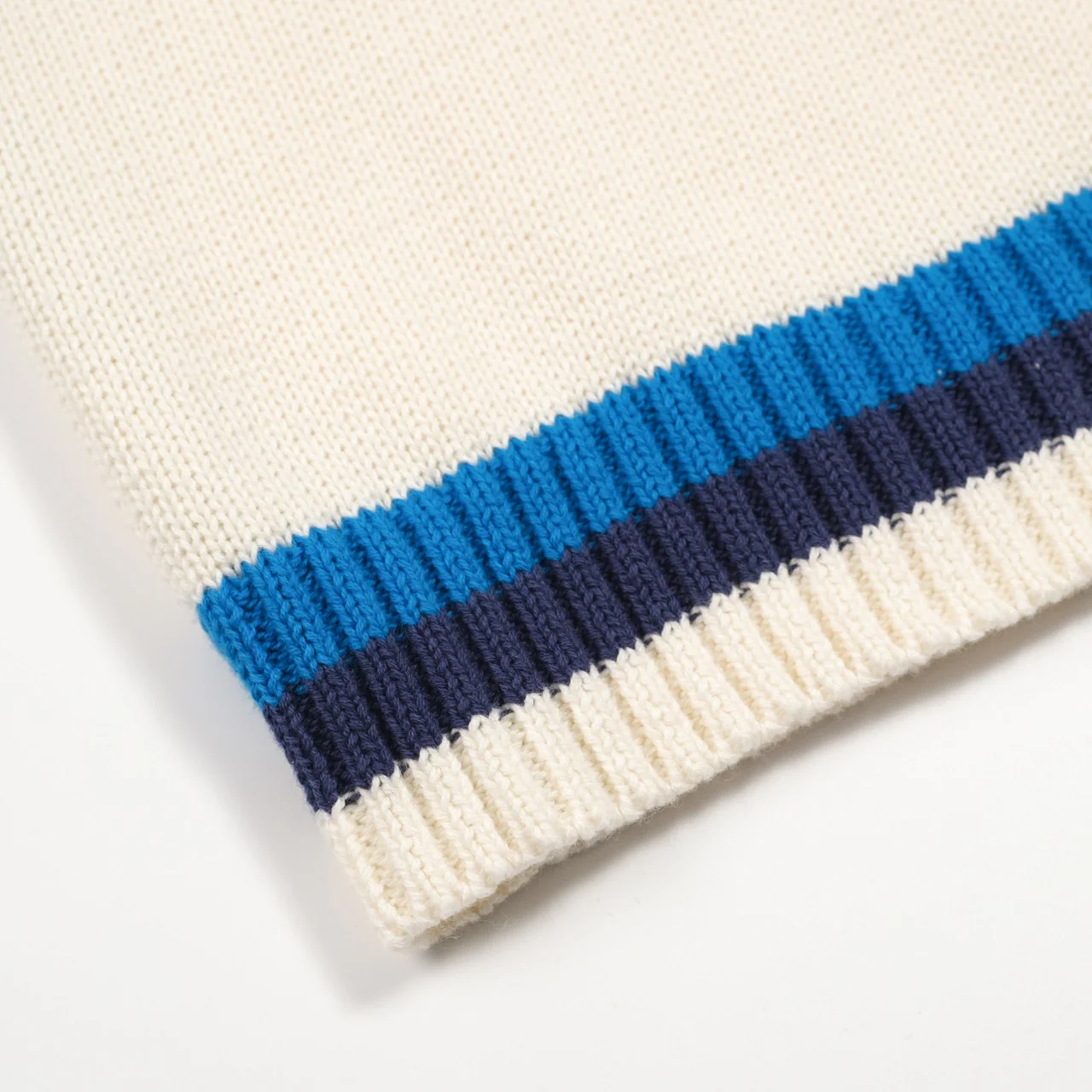 Men's white fashionable artistic striped knitwear - Image 8