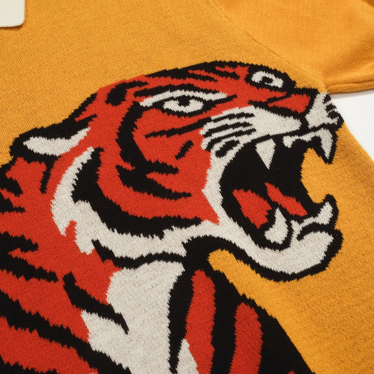 Men's yellow tiger Jacquard vintage knit polo shirt - Image 2