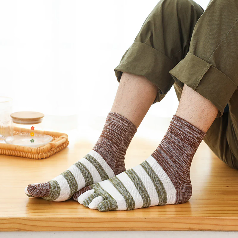 Thickened men's autumn and winter cotton sweat-absorbing five-finger socks - Image 9