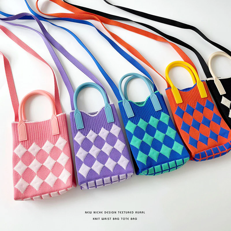 Vintage Diamond Knit Crossbody Phone Bag - Image 5