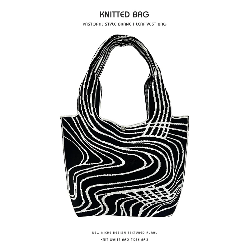 Wheat ear knitted small square handbag - Image 12