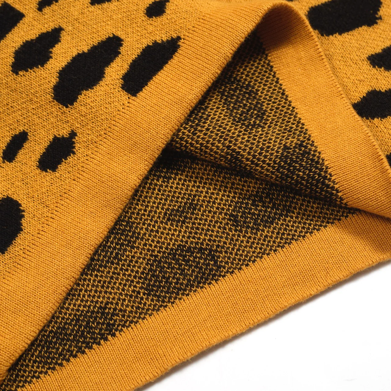 Women’s Green Leopard Print Knit Set with Cheetah Graphic - Image 9