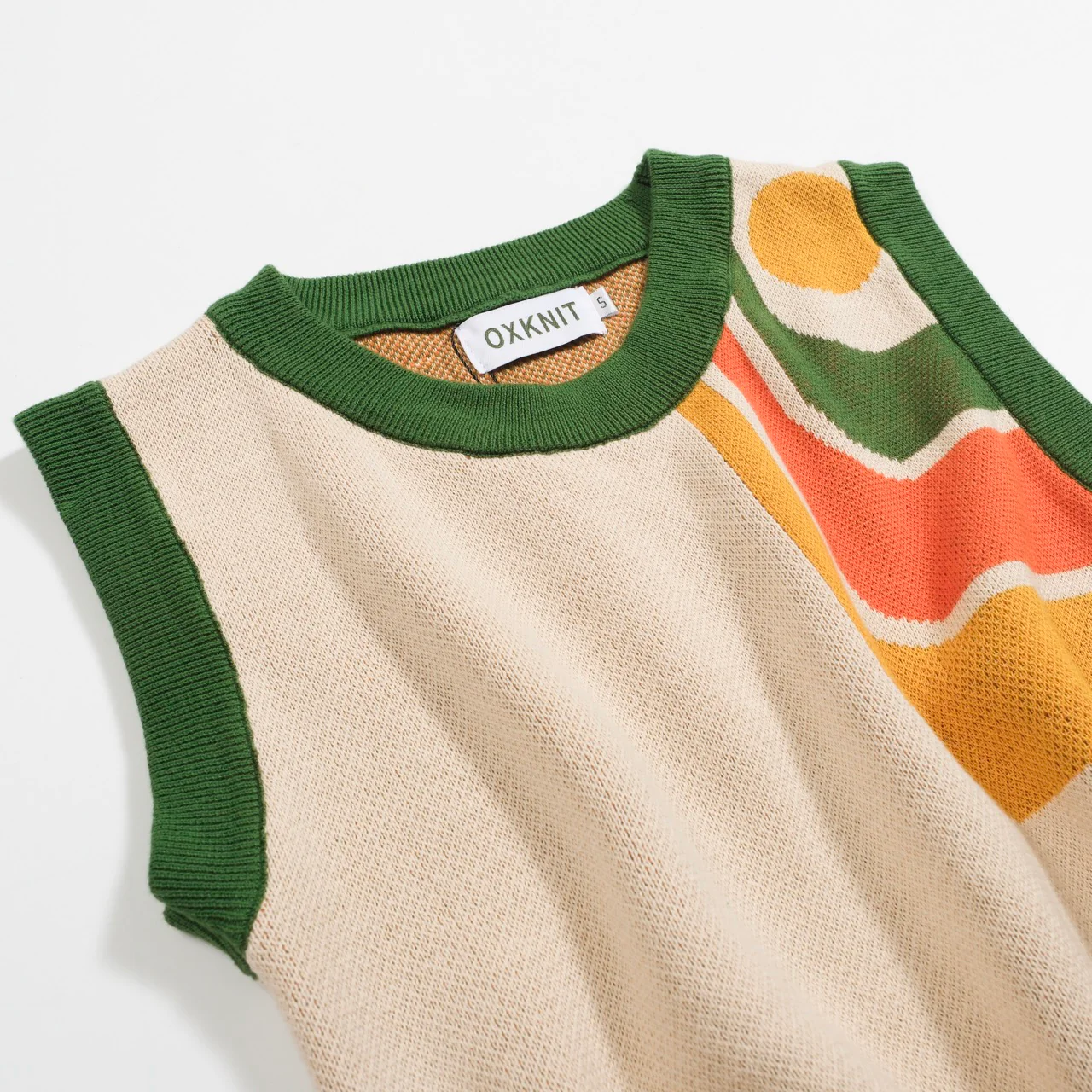 Women’s Retro-Inspired Knit Set with Bold Geometric Graphic - Image 17