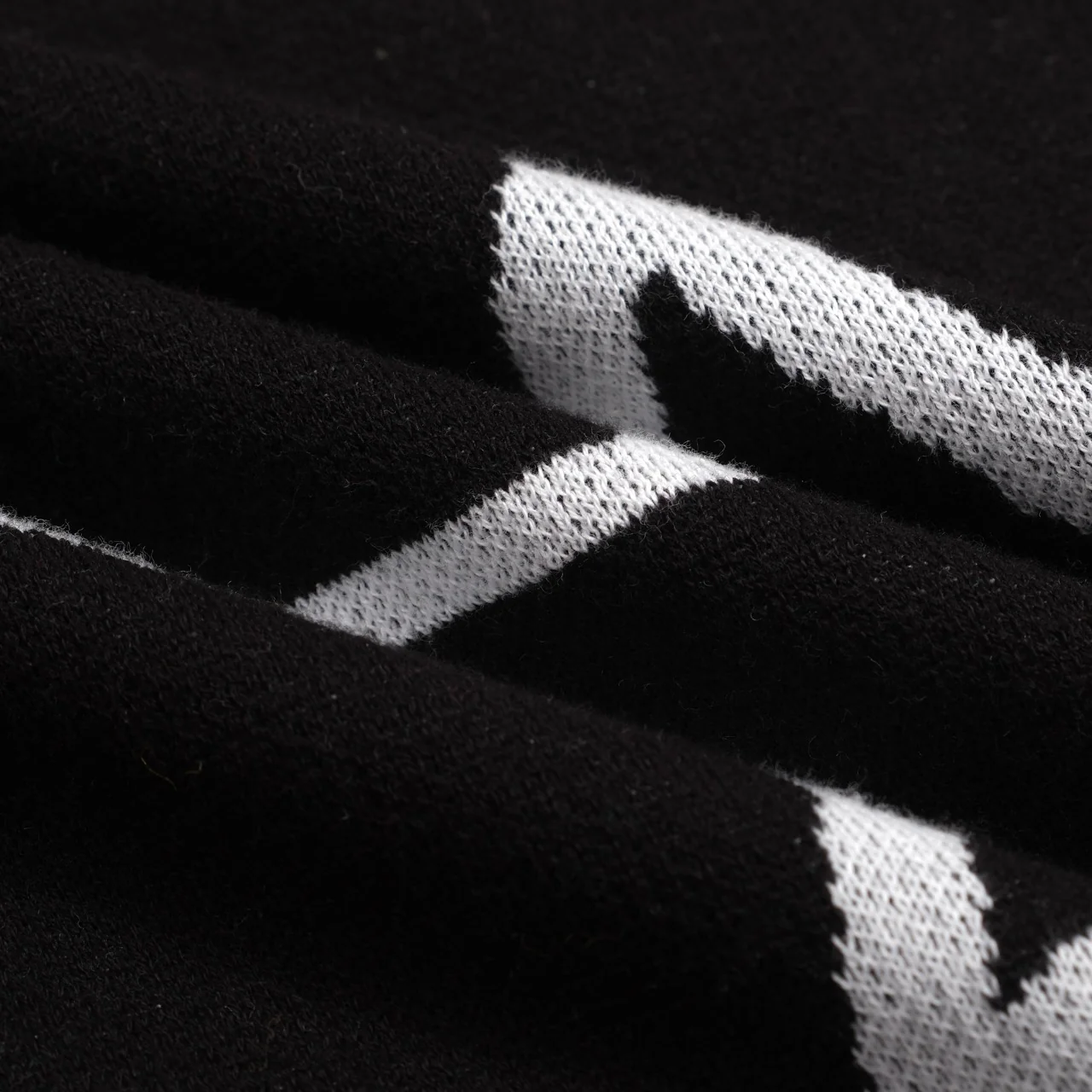 Women's black heart star vintage knit skirt - Image 7