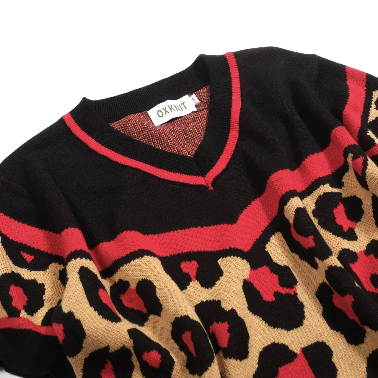 Women's black leopard print vintage V-neck knit T-shirt - Image 10