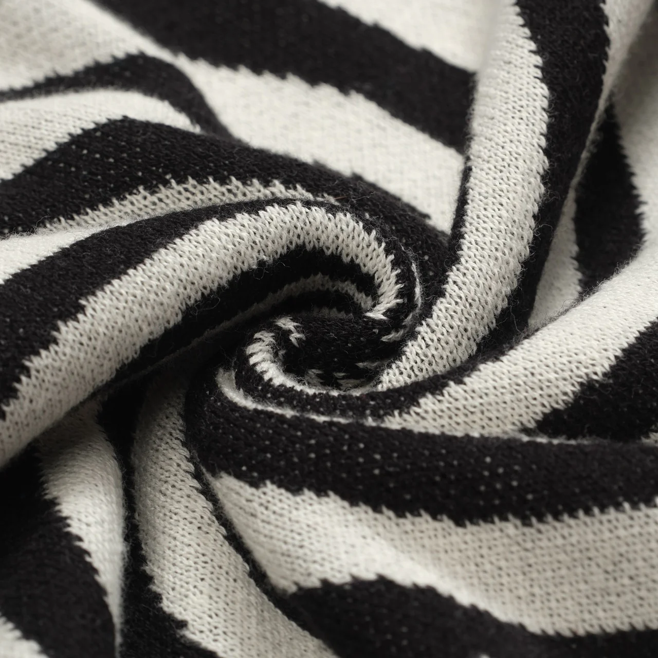 Women's black rotating stripe knitwear - Image 9