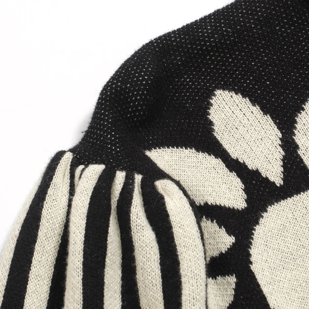 Women's black sunflower jacquard puffed sleeve knitwear - Image 10