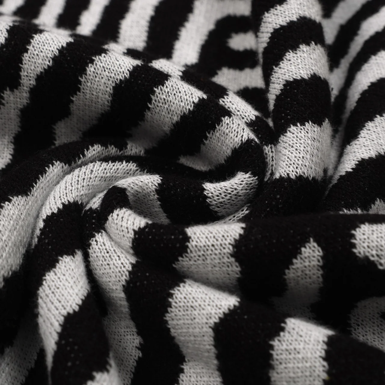 Women's black vintage striped small horse street fashion jacquard knit set - Image 11