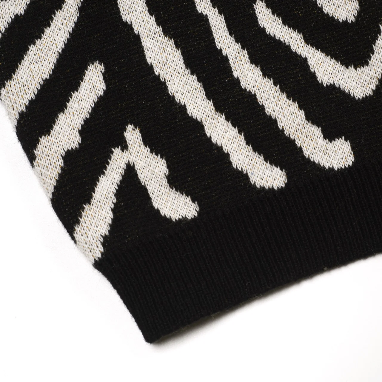 Women's black vintage striped small horse street fashion jacquard knit set - Image 15