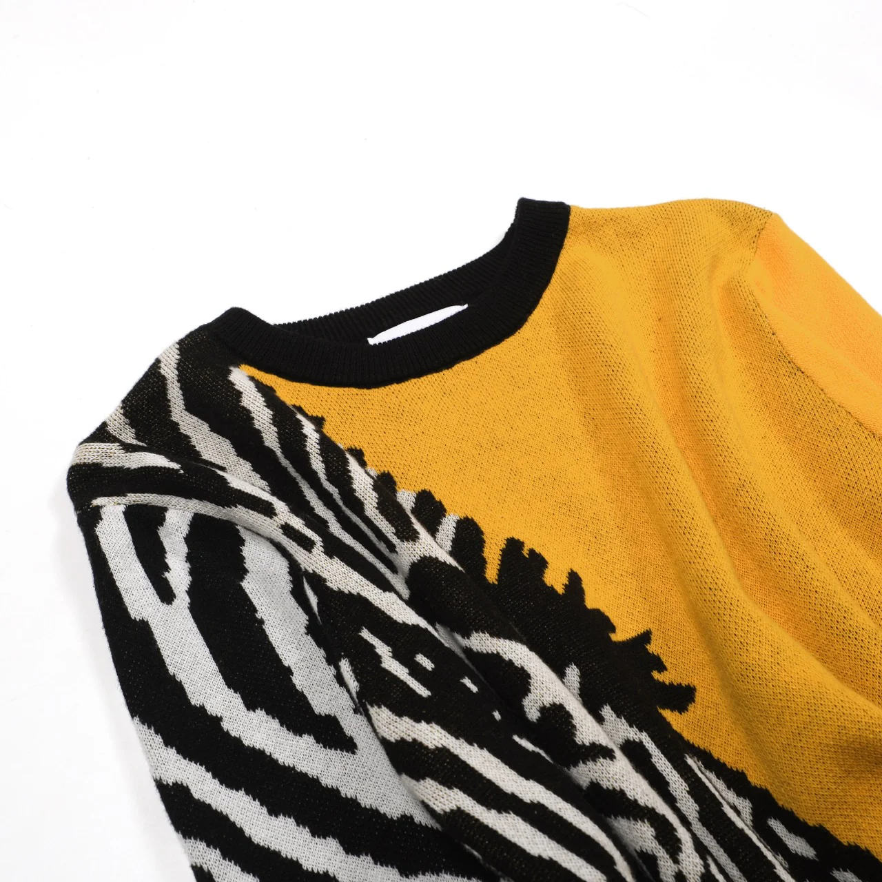 Women's black vintage striped small horse street fashion jacquard knit set - Image 17