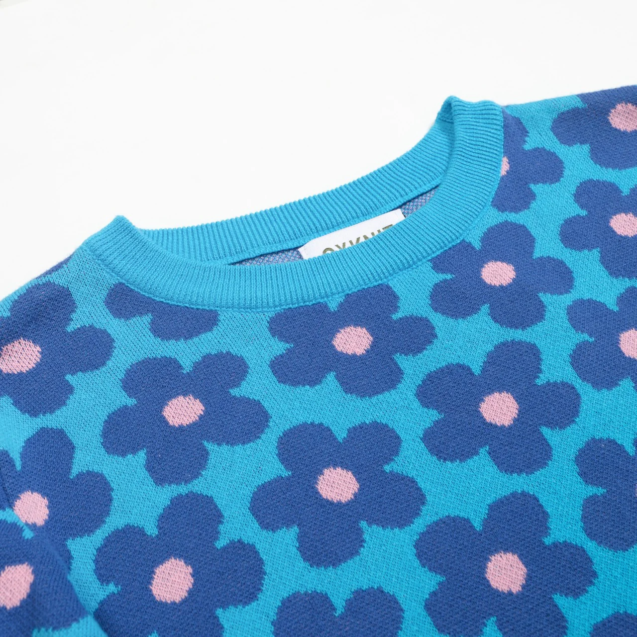 Women's Blue floral Jacquard vintage knitwear - Image 4