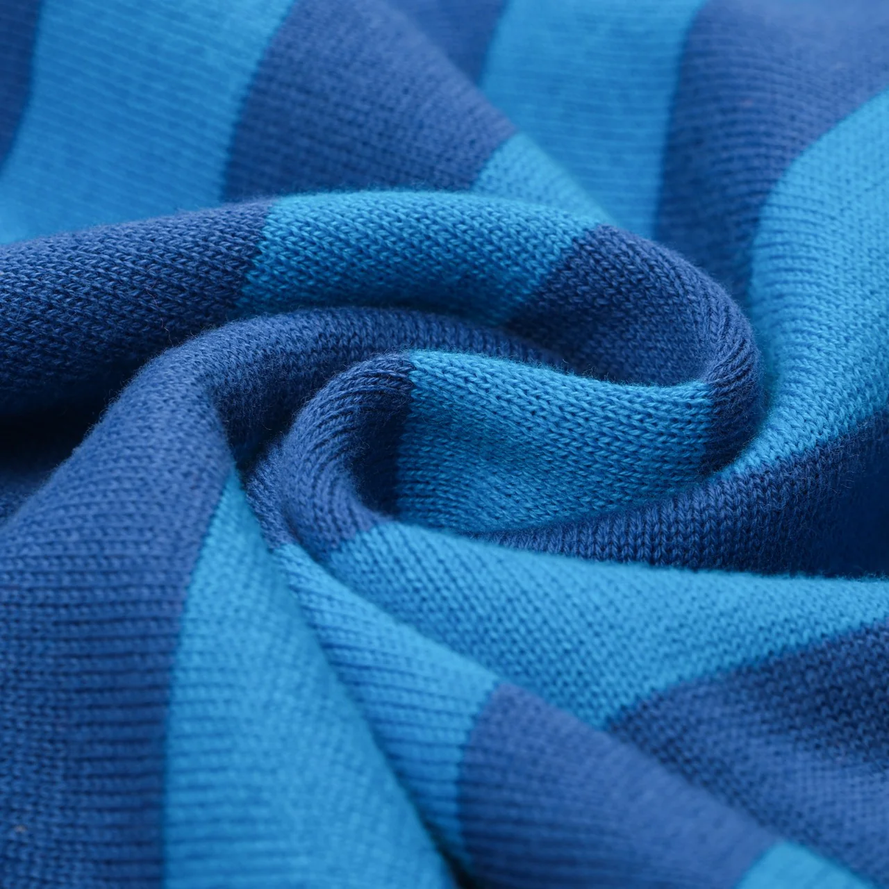 Women's blue striped vintage collage knitwear - Image 6