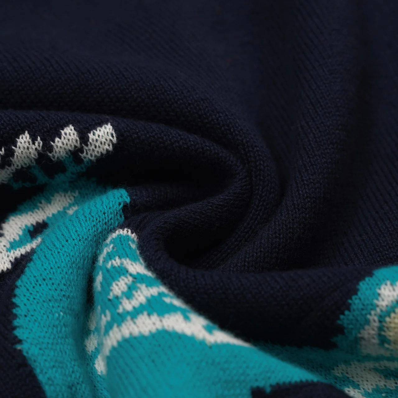 Women's dark blue peacock knitted cardigan - Image 10