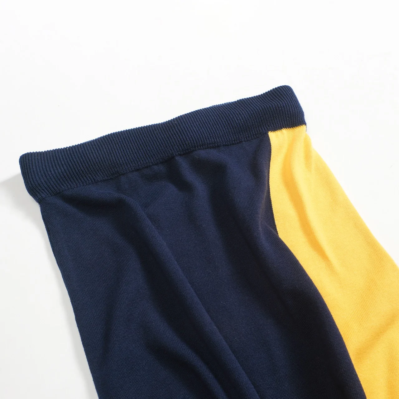 Women's dark blue striped vintage knit skirt - Image 9