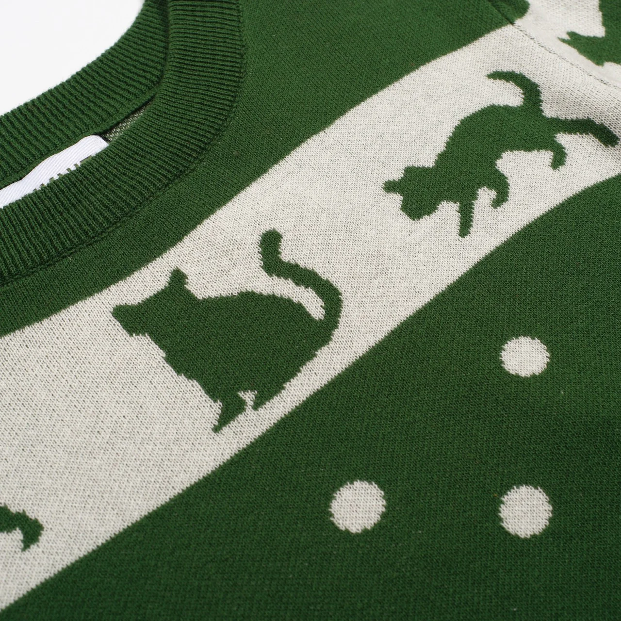 Women's Green Cat Ancient Tune Art Round Neck Knitwear - Image 2