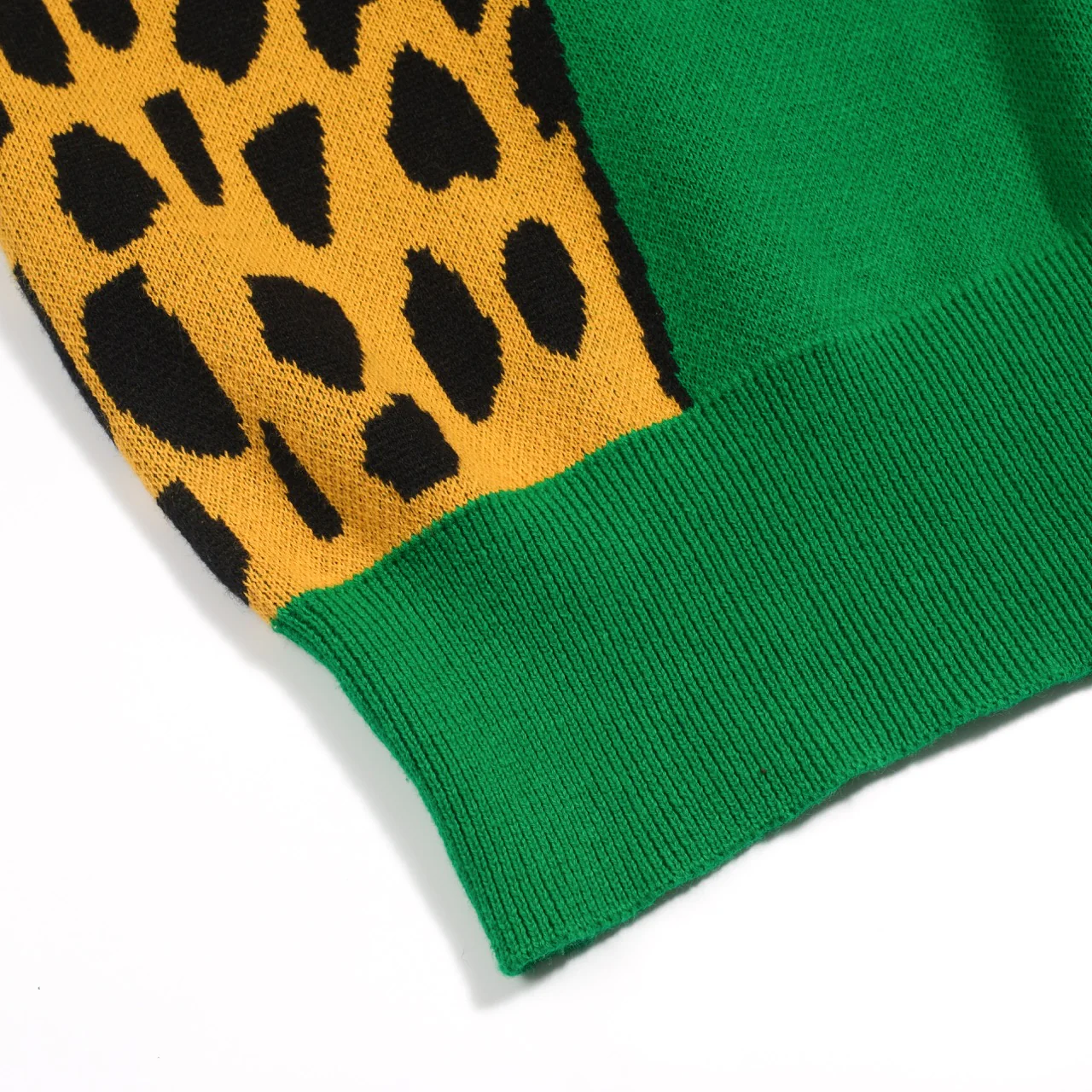 Women's green cheetah jacquard vintage knitwear - Image 5