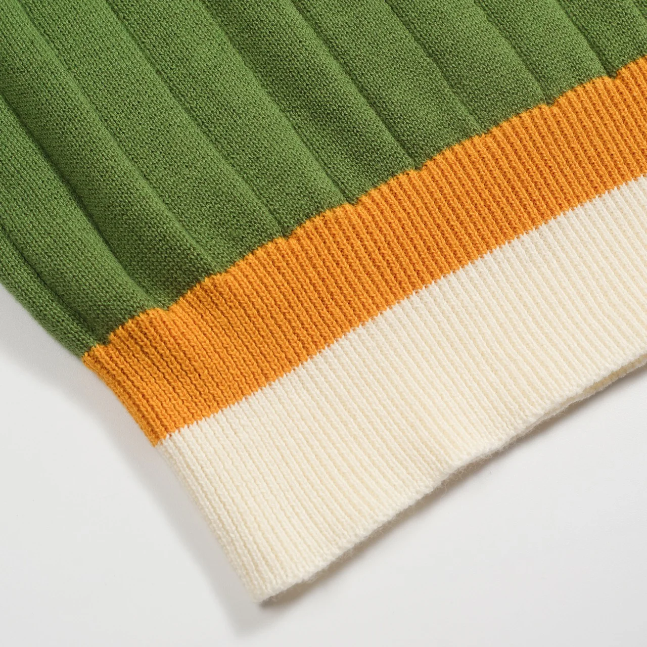 Women's green parquet jacquard knit polo shirt - Image 7