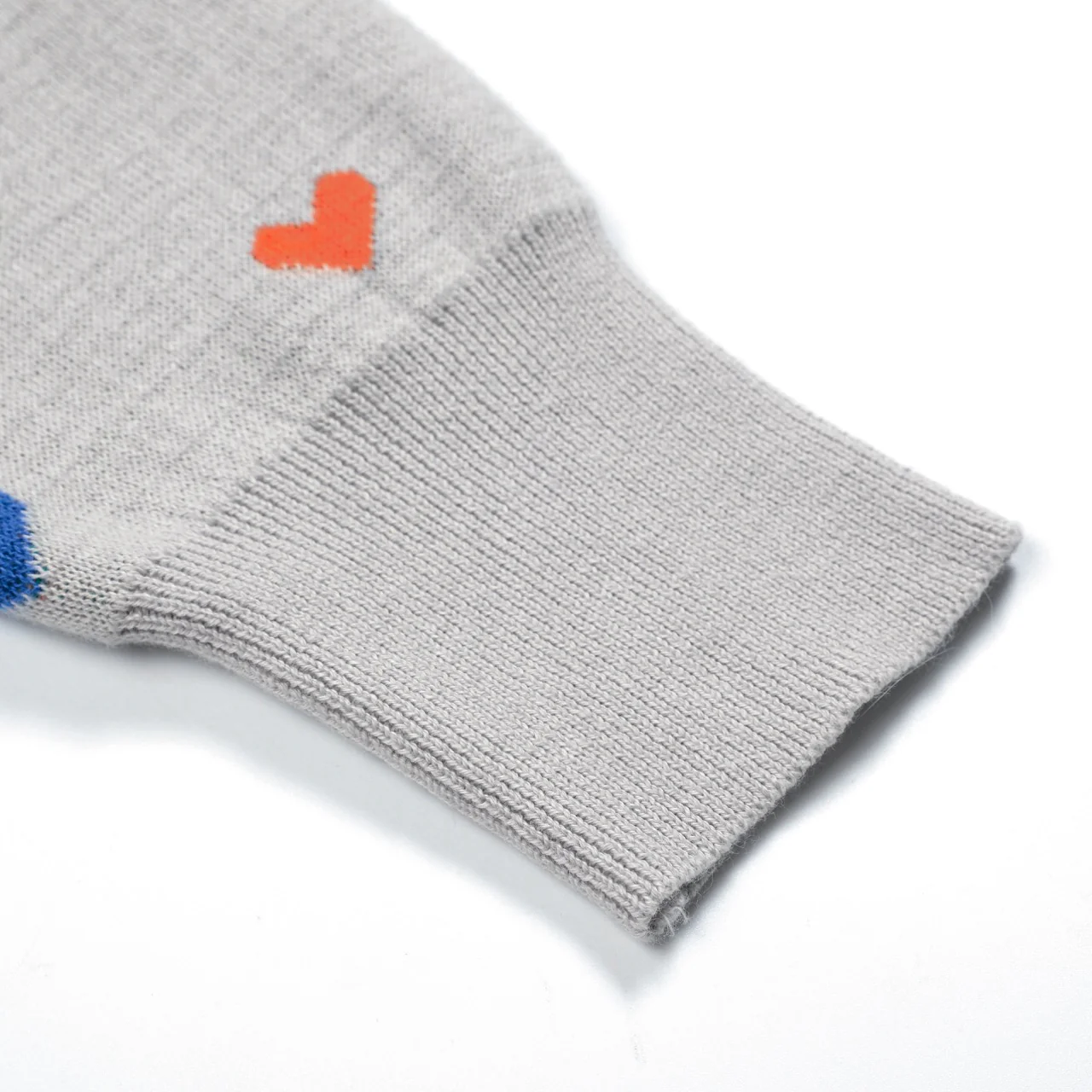 Women's grey heart-shaped vintage jacquard knitwear - Image 8