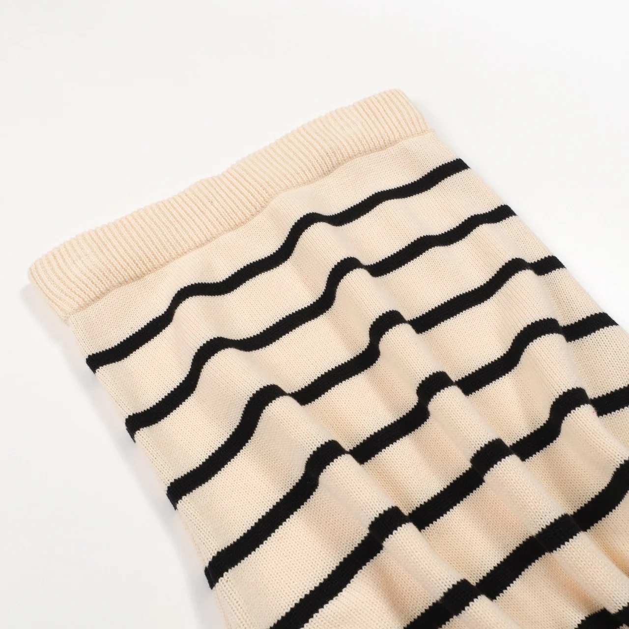 Women's khaki striped jacquard vintage knit skirt - Image 9