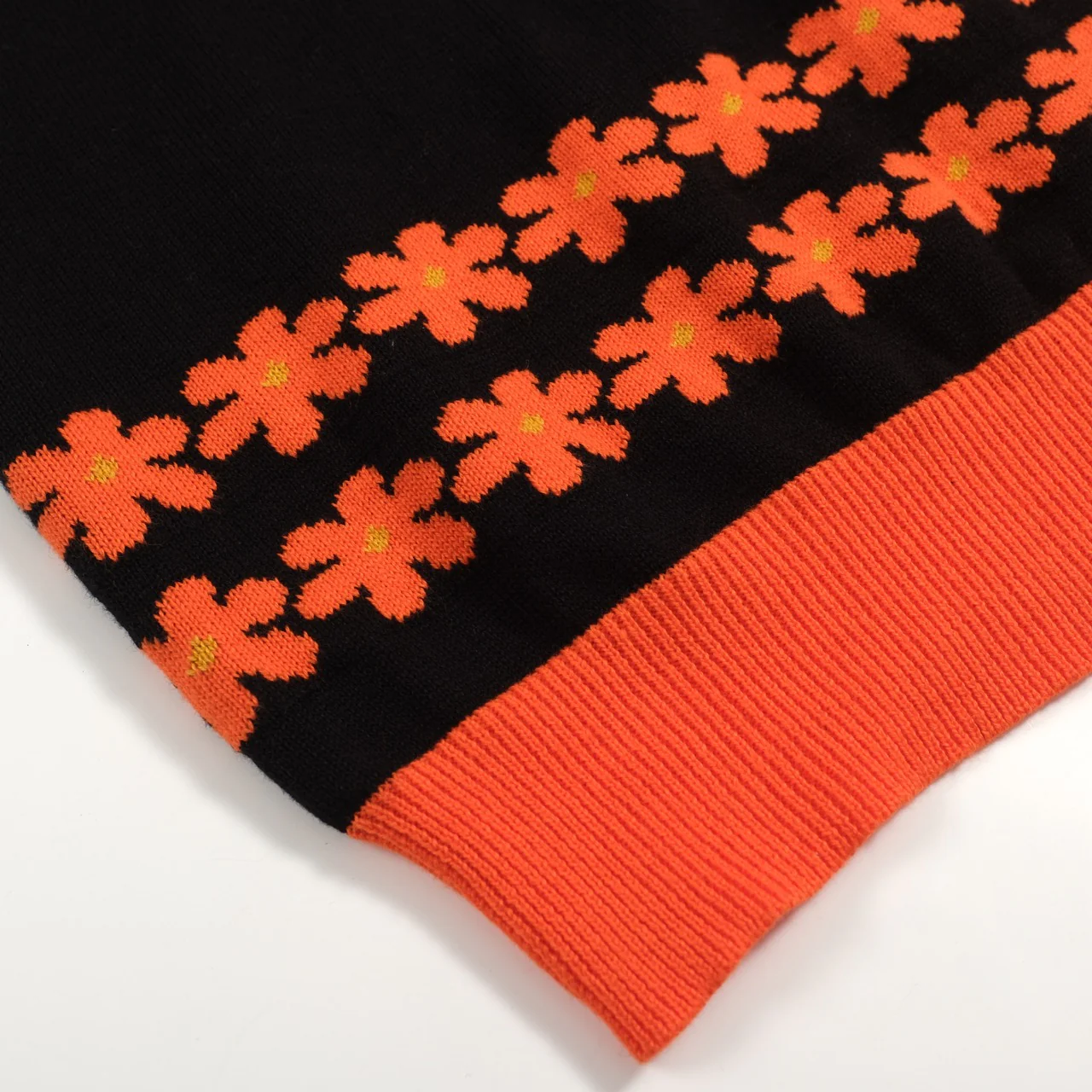 Women's lace-up Crewneck knit T-shirt with flower - Image 7