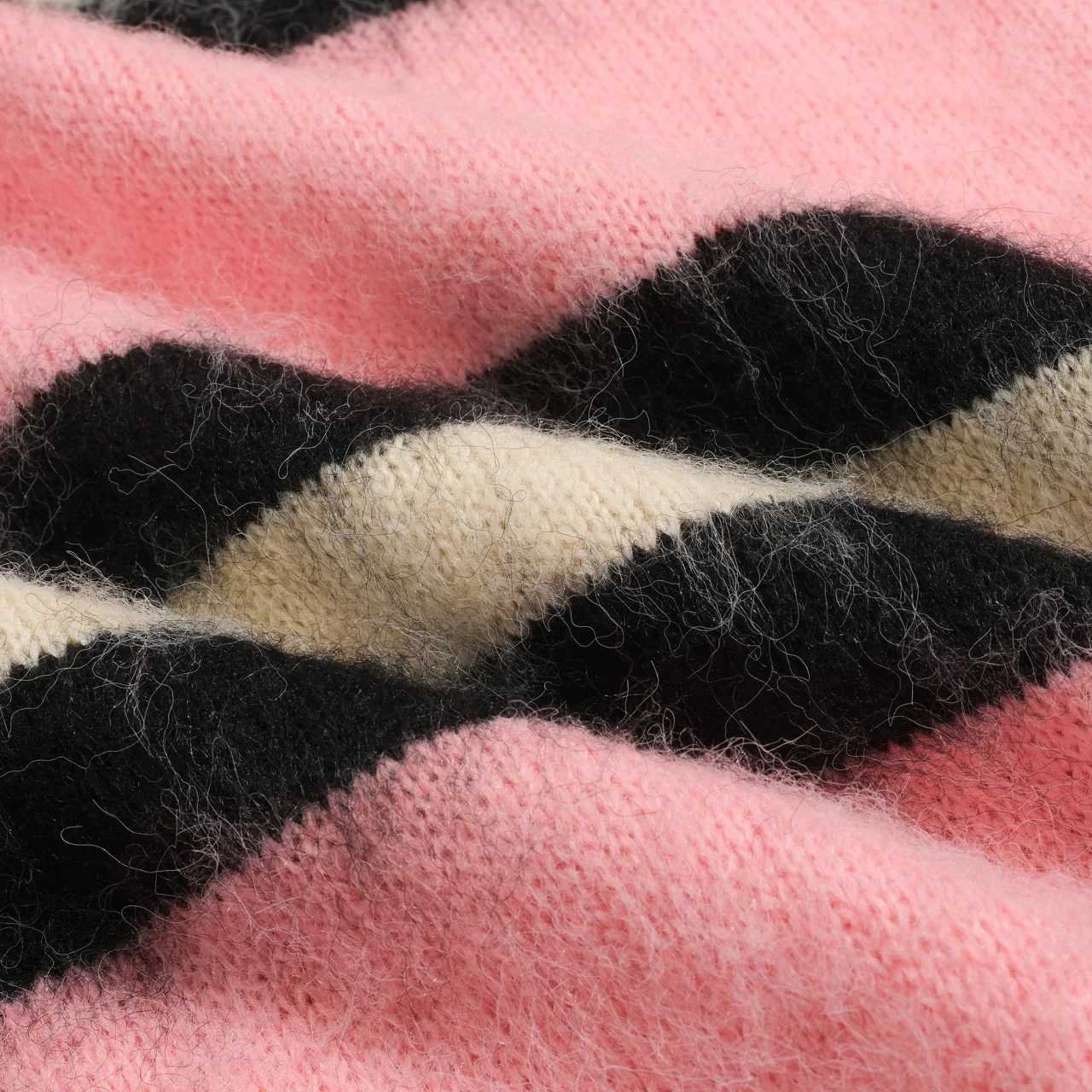 Women's pink striped jacquard plush knitted fabric - Image 2