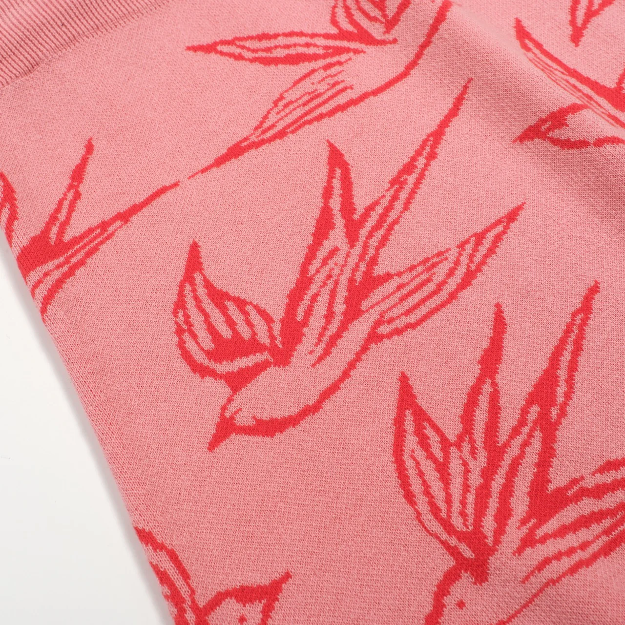 Women's pink swallow jacquard knit skirt - Image 2